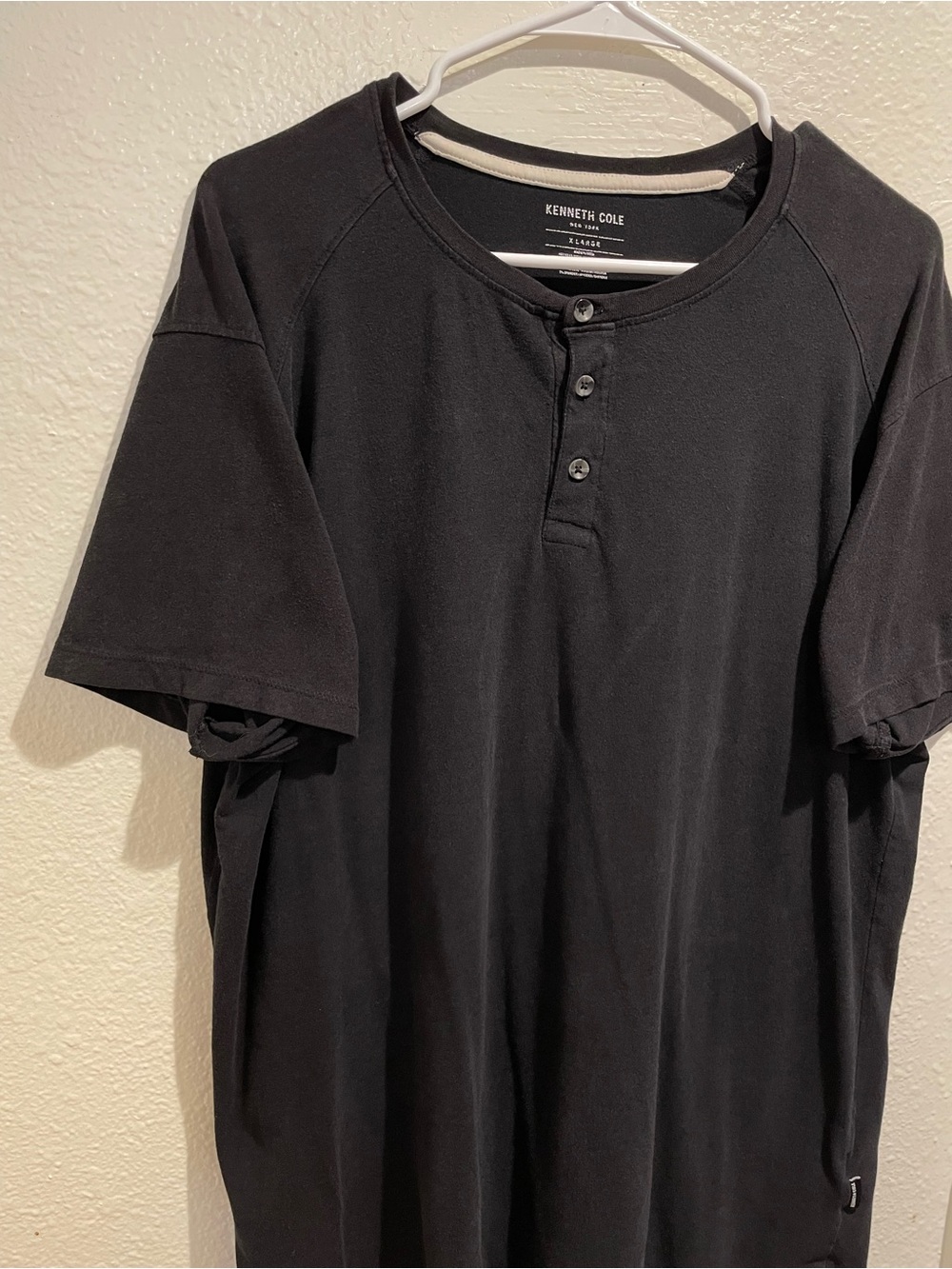 Kenneth Cole New York Men's Short Sleeve Henley Shirt Black Size XL - Picture 2 of 7